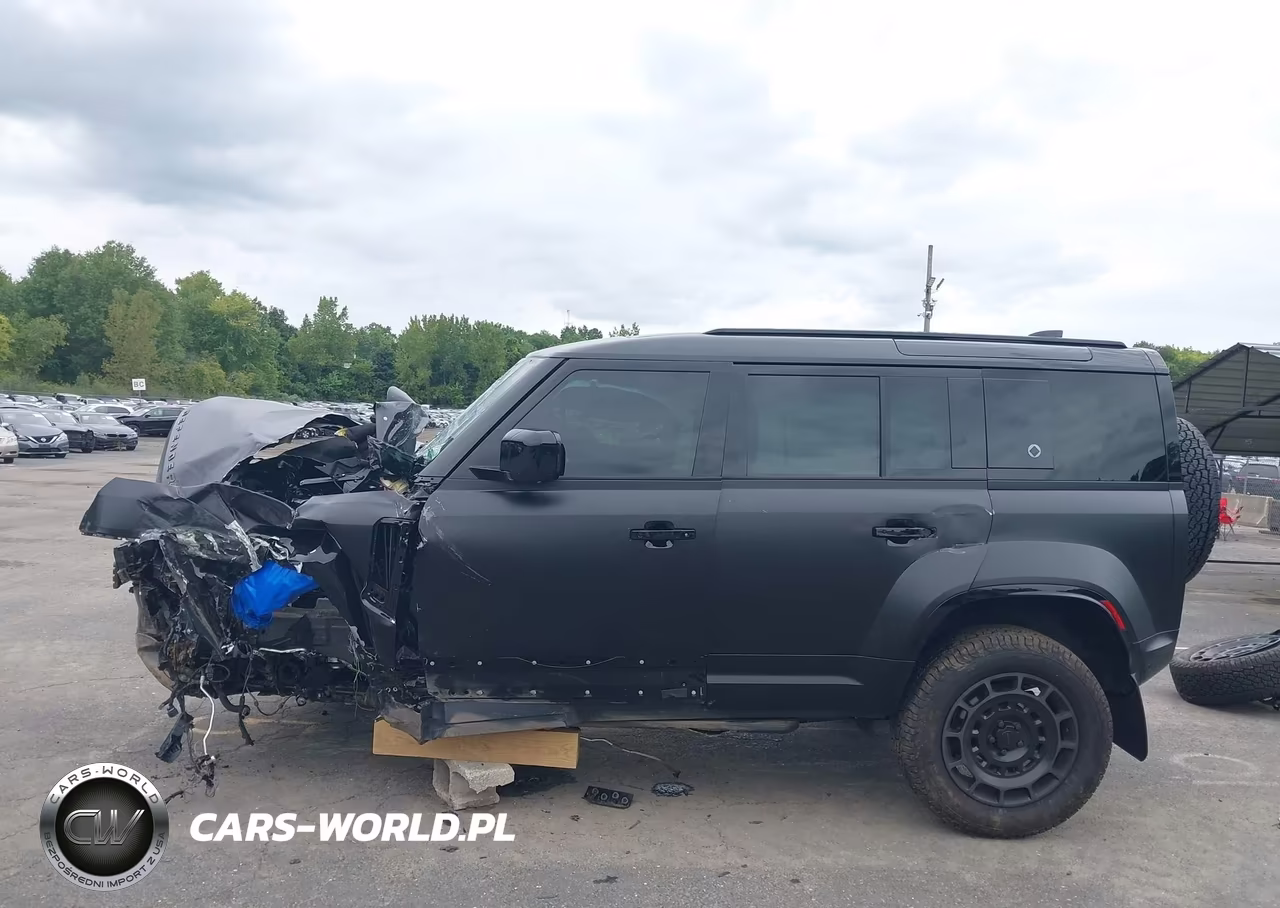 2026 Land Rover Defender P635 Octa-P635 Octa Black VIN:SALEZEE96T2502402 - 15