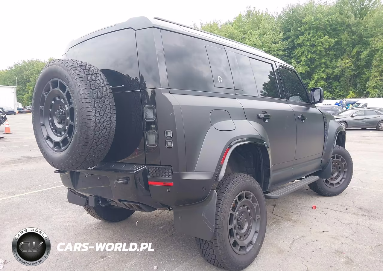 2026 Land Rover Defender P635 Octa-P635 Octa Black VIN:SALEZEE96T2502402 - 4