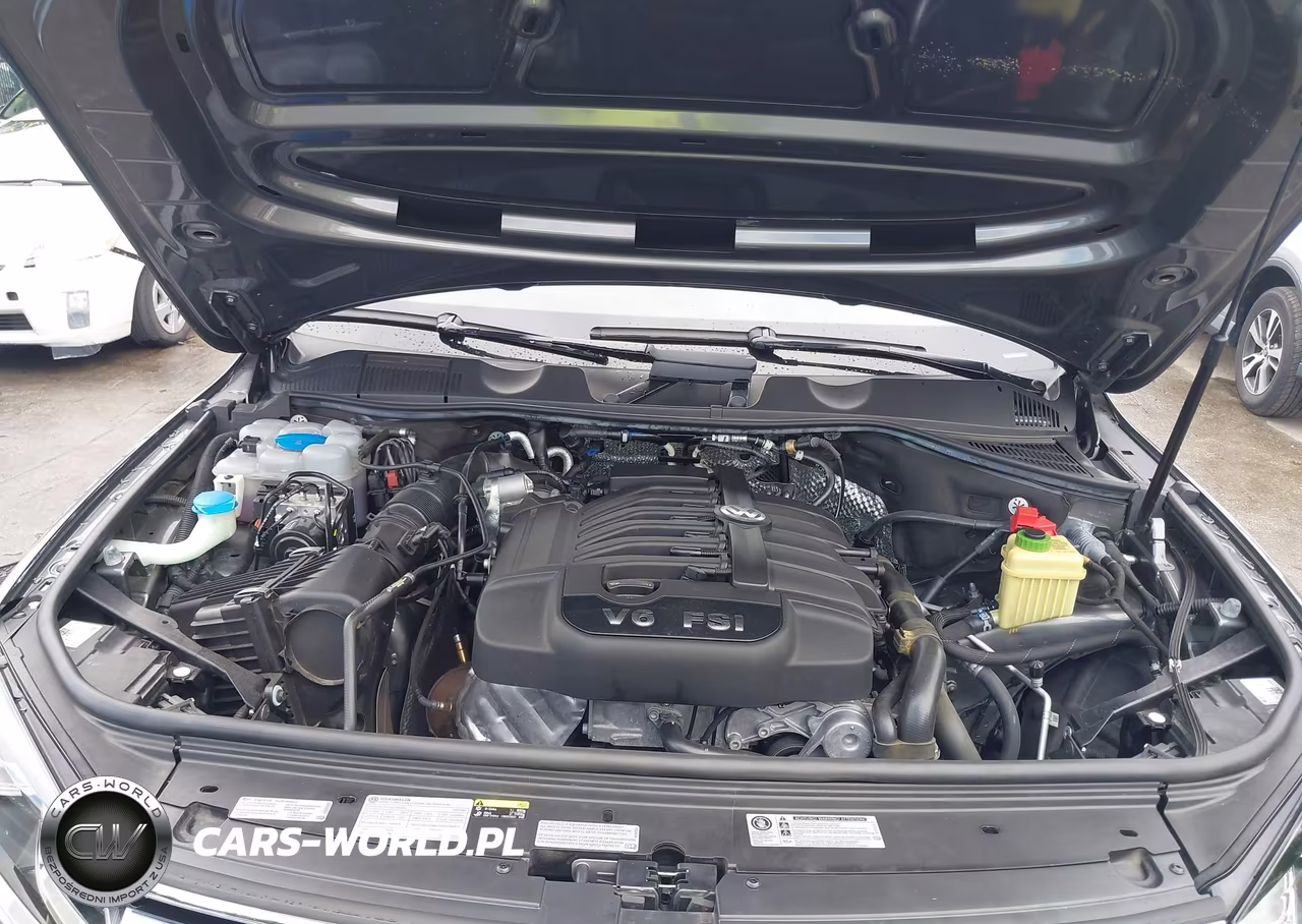 2017 Volkswagen Touareg V6 Wolfsburg Edition VIN:WVGRF7BP0HD002369 - 10