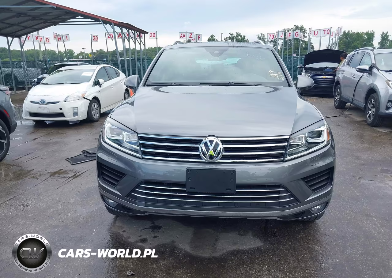 2017 Volkswagen Touareg V6 Wolfsburg Edition VIN:WVGRF7BP0HD002369 - 13