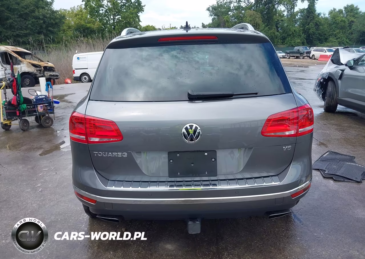 2017 Volkswagen Touareg V6 Wolfsburg Edition VIN:WVGRF7BP0HD002369 - 17