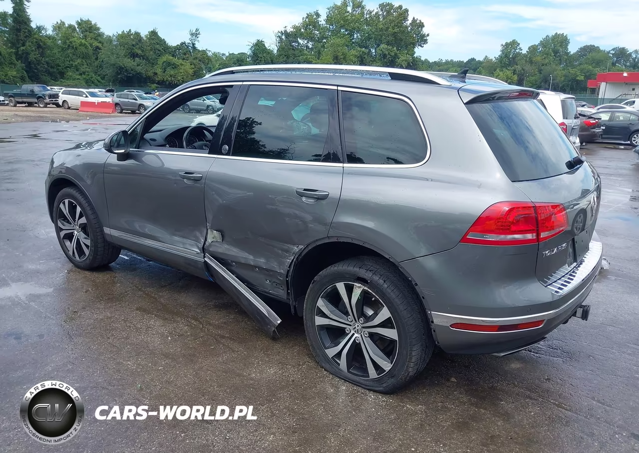 2017 Volkswagen Touareg V6 Wolfsburg Edition VIN:WVGRF7BP0HD002369 - 3