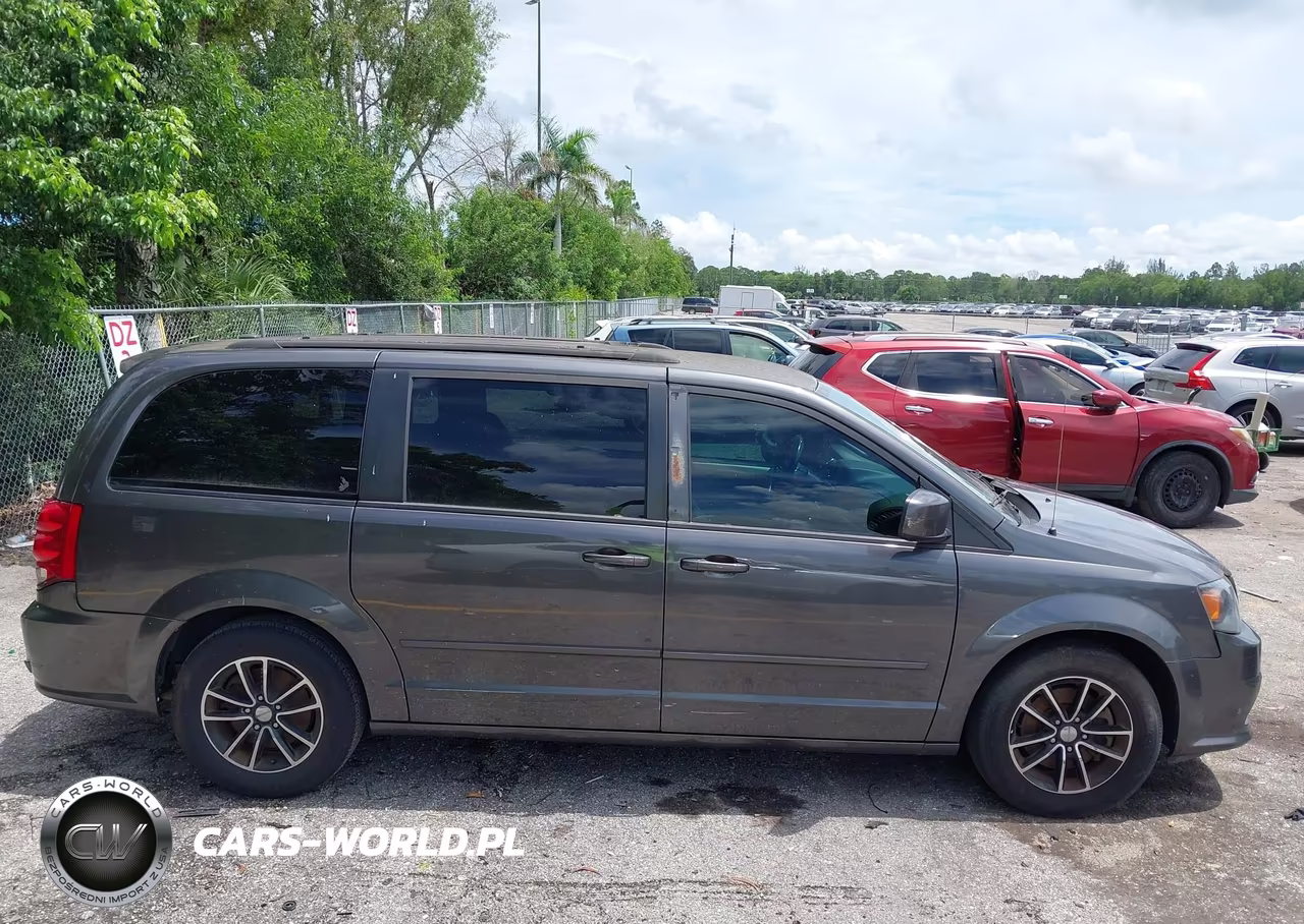 2017 Dodge Grand Caravan Gt VIN:2C4RDGEG2HR711162 - 13