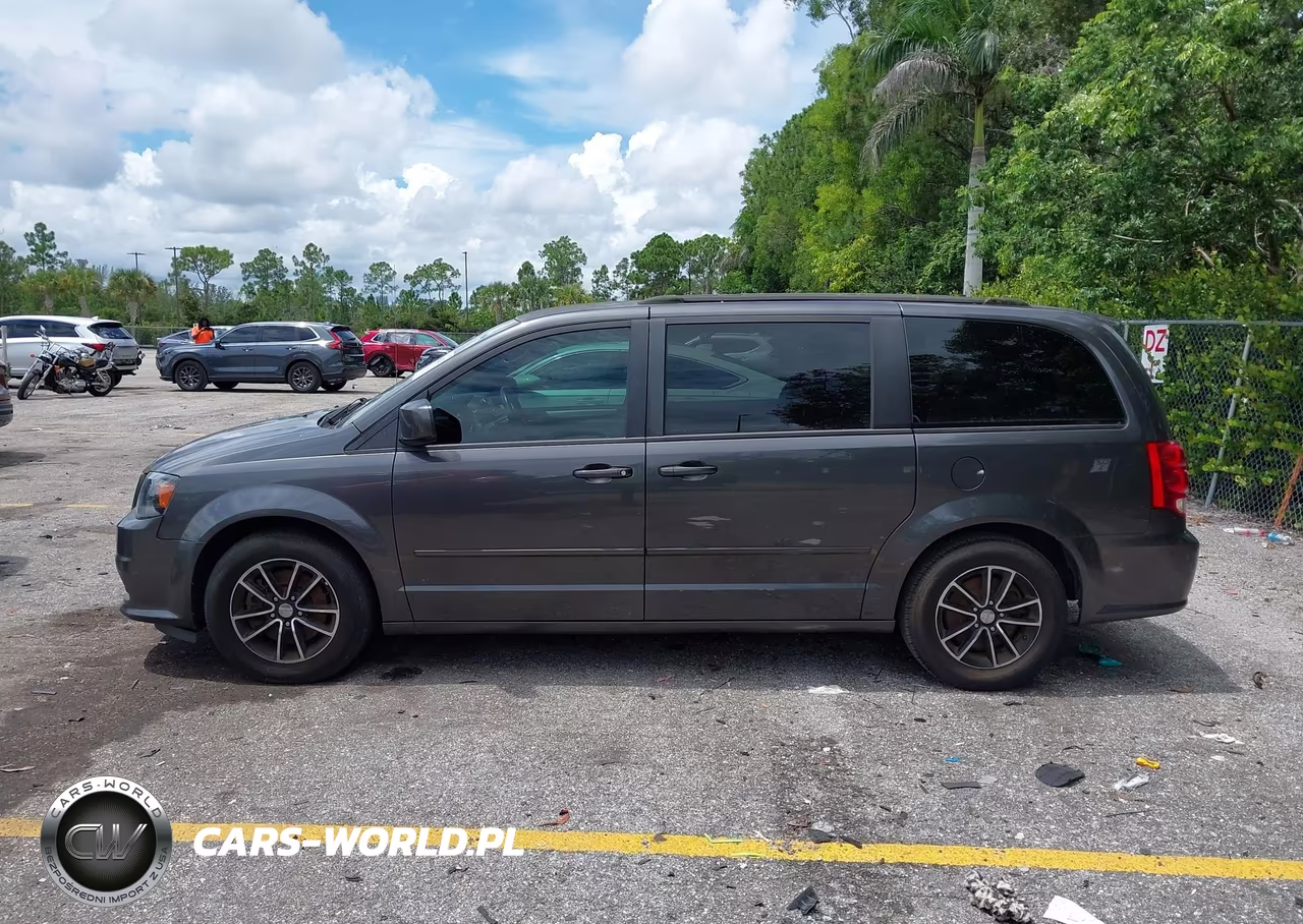 2017 Dodge Grand Caravan Gt VIN:2C4RDGEG2HR711162 - 14