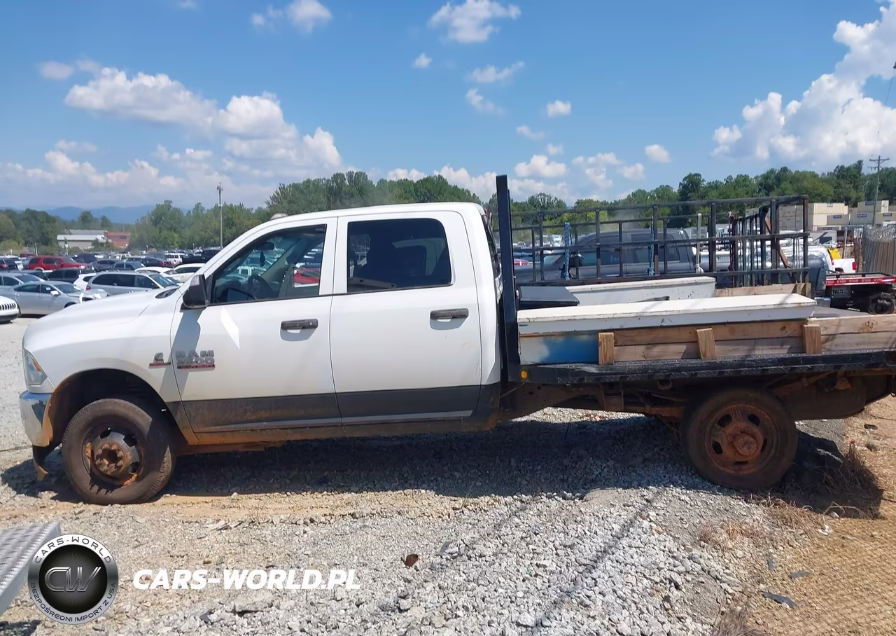 2018 Ram 3500 Chassis Tradesman-Slt-Laramie VIN:3C7WRTCL3JG312787 - 14