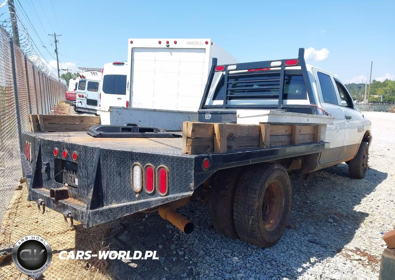 2018 Ram 3500 Chassis Tradesman-Slt-Laramie VIN:3C7WRTCL3JG312787 - 4