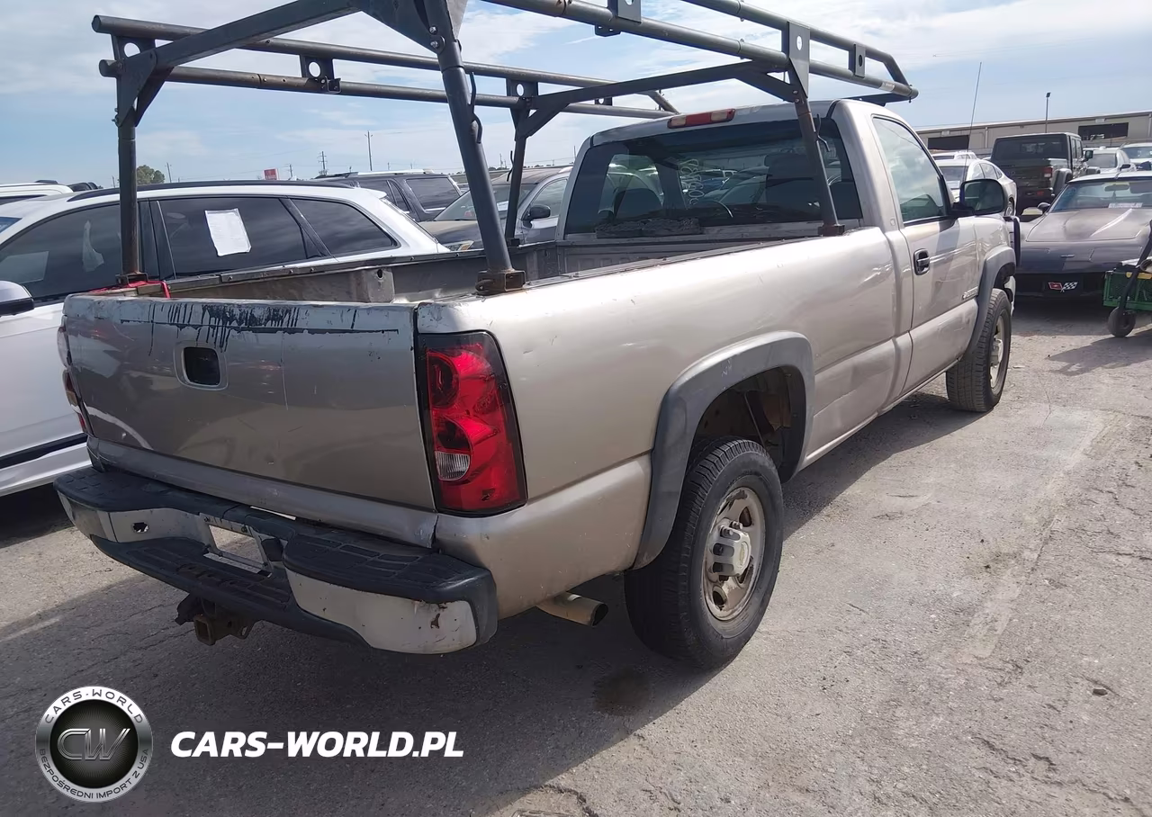 2003 Chevrolet Silverado 2500 Work Truck VIN:1GCGC24U73Z215468 - 4