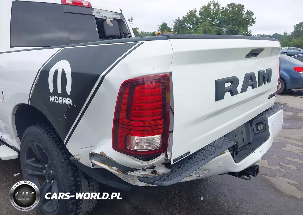 2017 Ram 1500 Night 4X4 5'7 Box VIN:1C6RR7MG6HS811497 - 6
