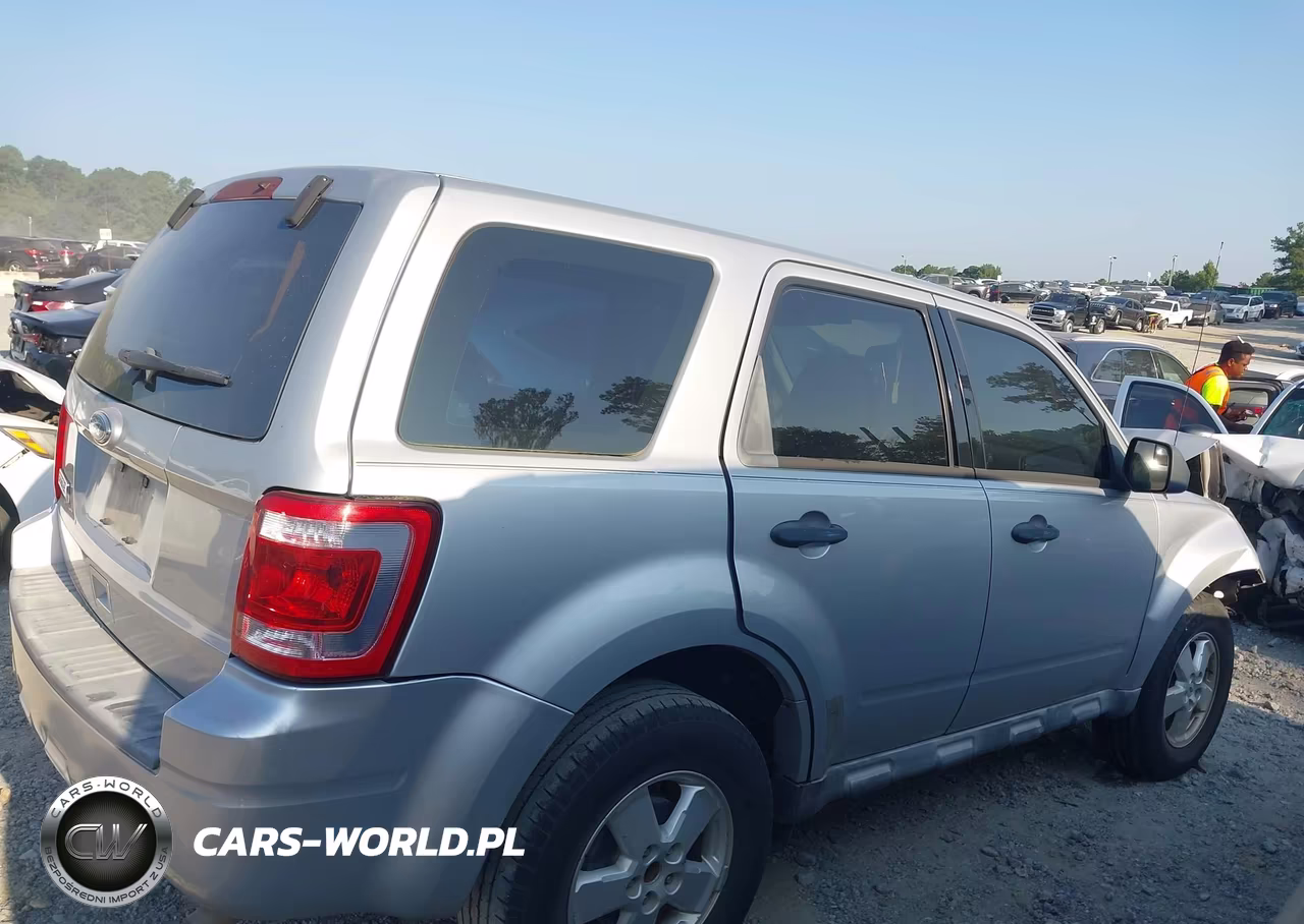 2010 Ford Escape Xls VIN:1FMCU0C74AKC06210 - 13