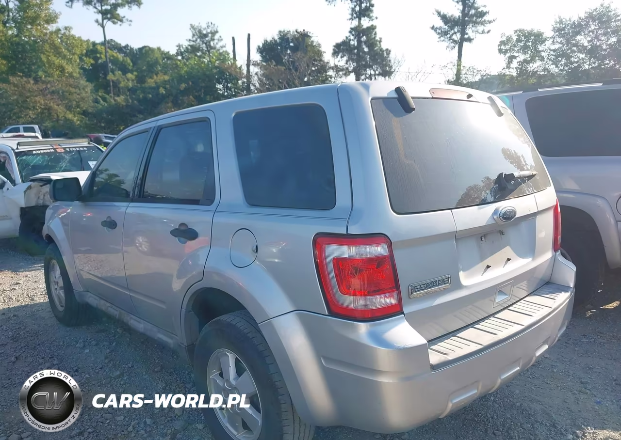 2010 Ford Escape Xls VIN:1FMCU0C74AKC06210 - 3