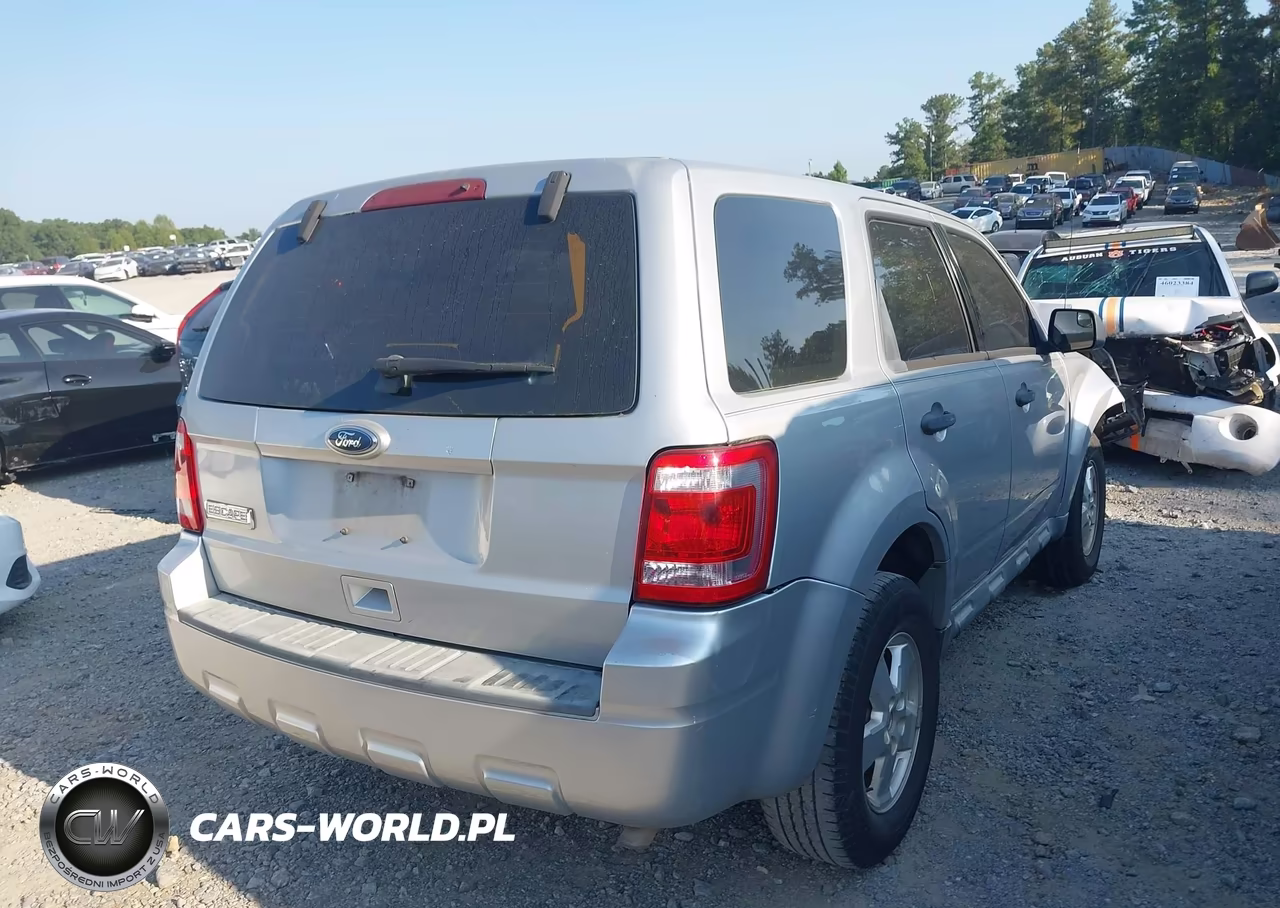 2010 Ford Escape Xls VIN:1FMCU0C74AKC06210 - 4