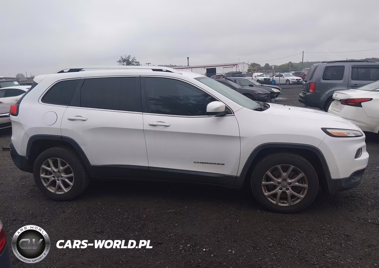 2015 Jeep Cherokee Latitude VIN:1C4PJLCB4FW627736 - 13