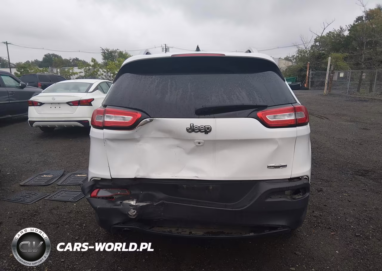 2015 Jeep Cherokee Latitude VIN:1C4PJLCB4FW627736 - 16