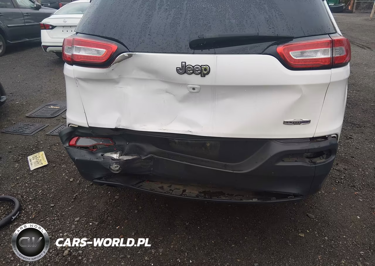 2015 Jeep Cherokee Latitude VIN:1C4PJLCB4FW627736 - 6