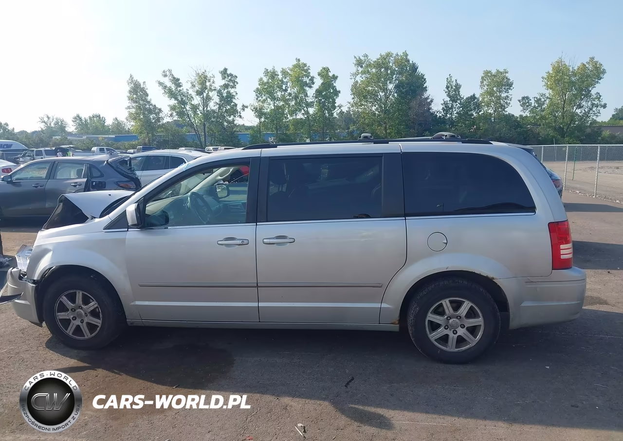 2010 Chrysler Town & Country Touring VIN:2A4RR5D17AR189048 - 14