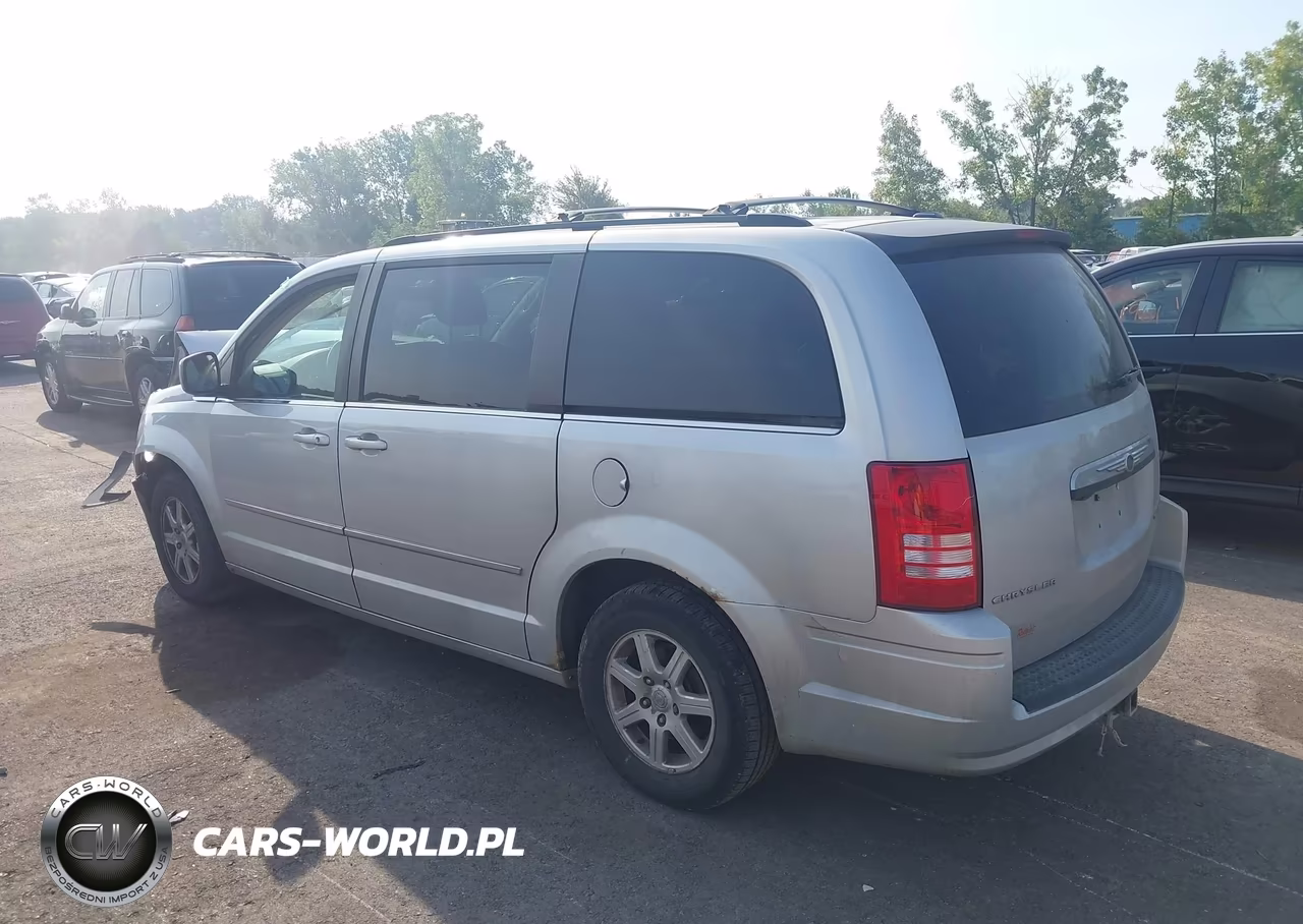 2010 Chrysler Town & Country Touring VIN:2A4RR5D17AR189048 - 3