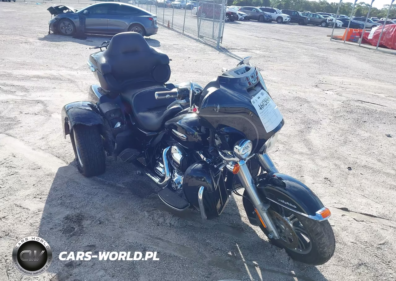 2014 Harley-Davidson Flhtcutg Tri Glide Ultra – zdjęcie 1 z 13