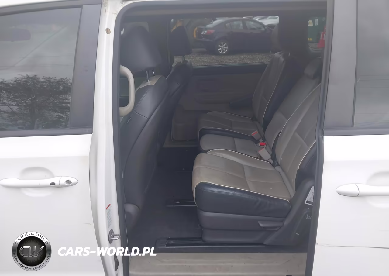 2017 Kia Sedona Lx VIN:KNDMB5C1XH6241683 - 8