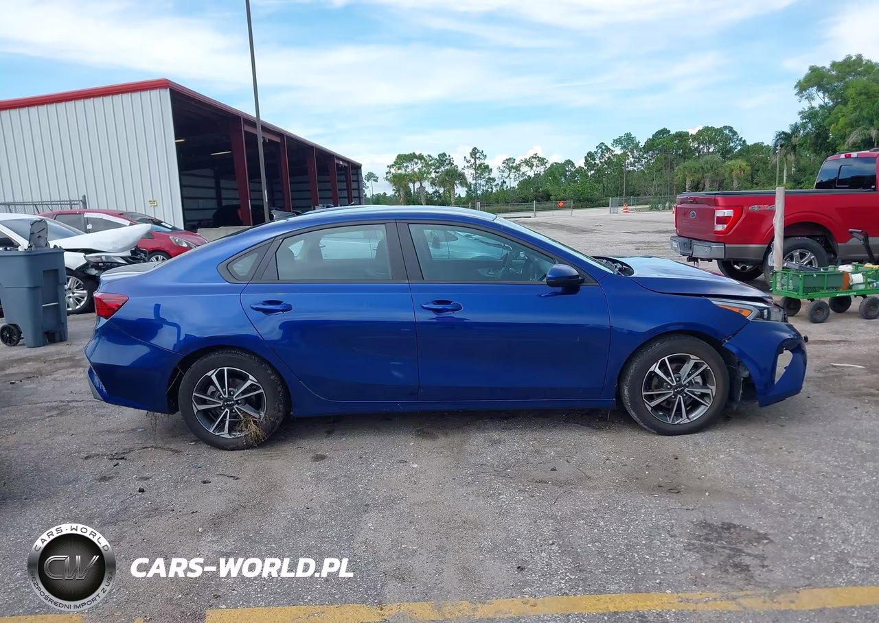 2023 Kia Forte Lxs VIN:3KPF24AD9PE600403 - 13