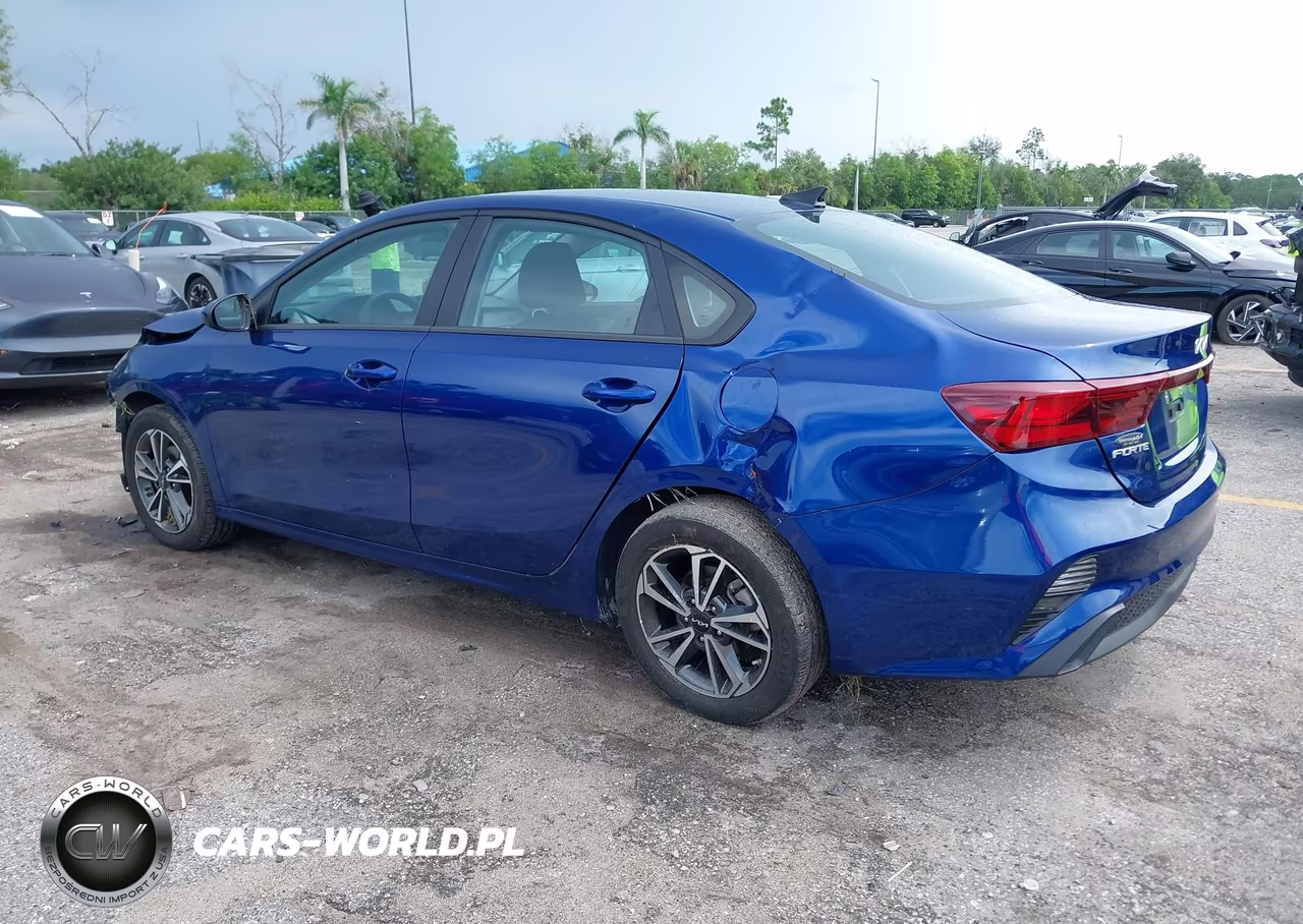 2023 Kia Forte Lxs VIN:3KPF24AD9PE600403 - 3