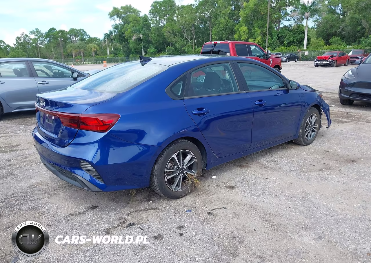2023 Kia Forte Lxs VIN:3KPF24AD9PE600403 - 4