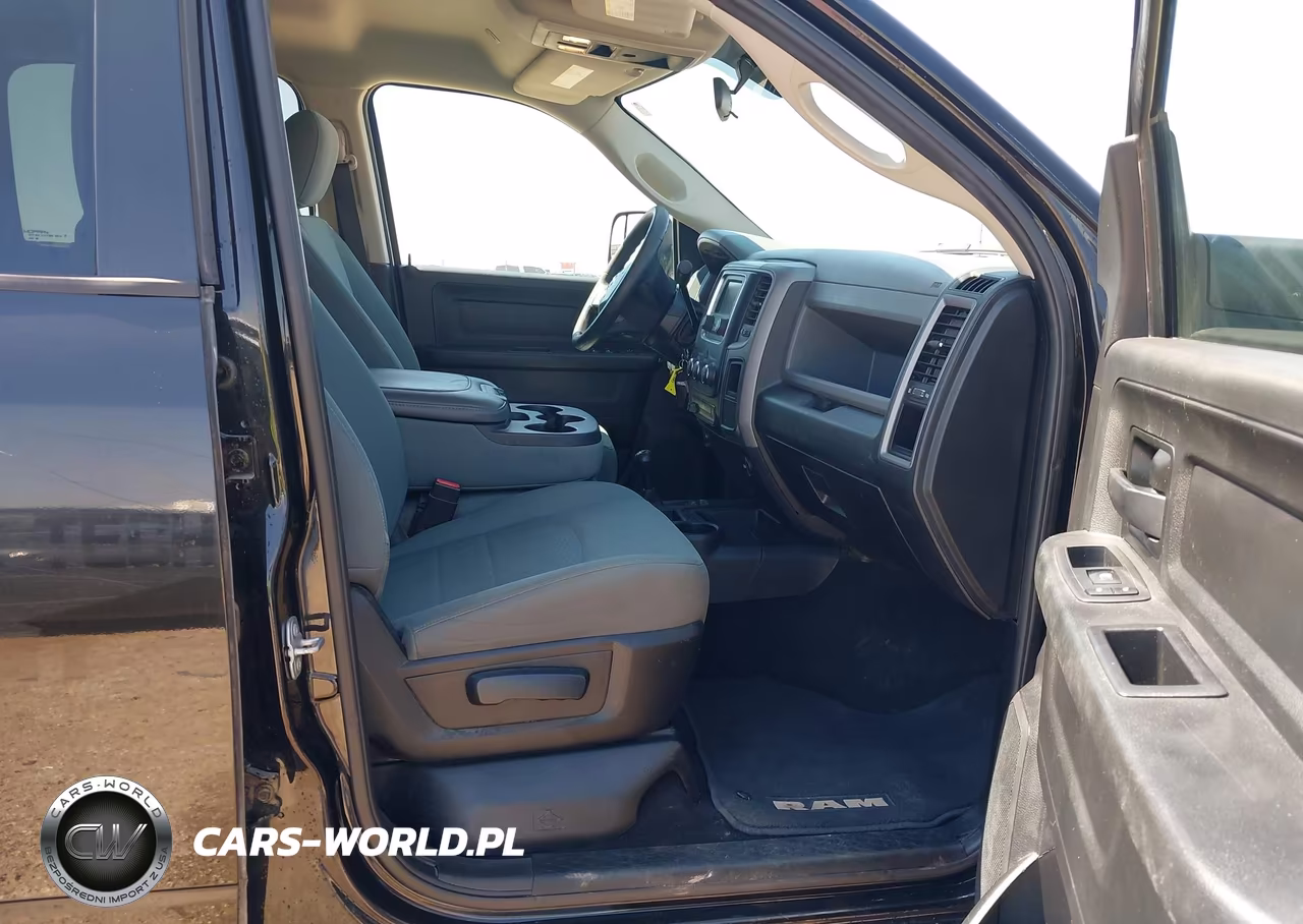 2018 Ram 3500 Tradesman 4X4 8' Box VIN:3C63R3GT3JG318557 - 5