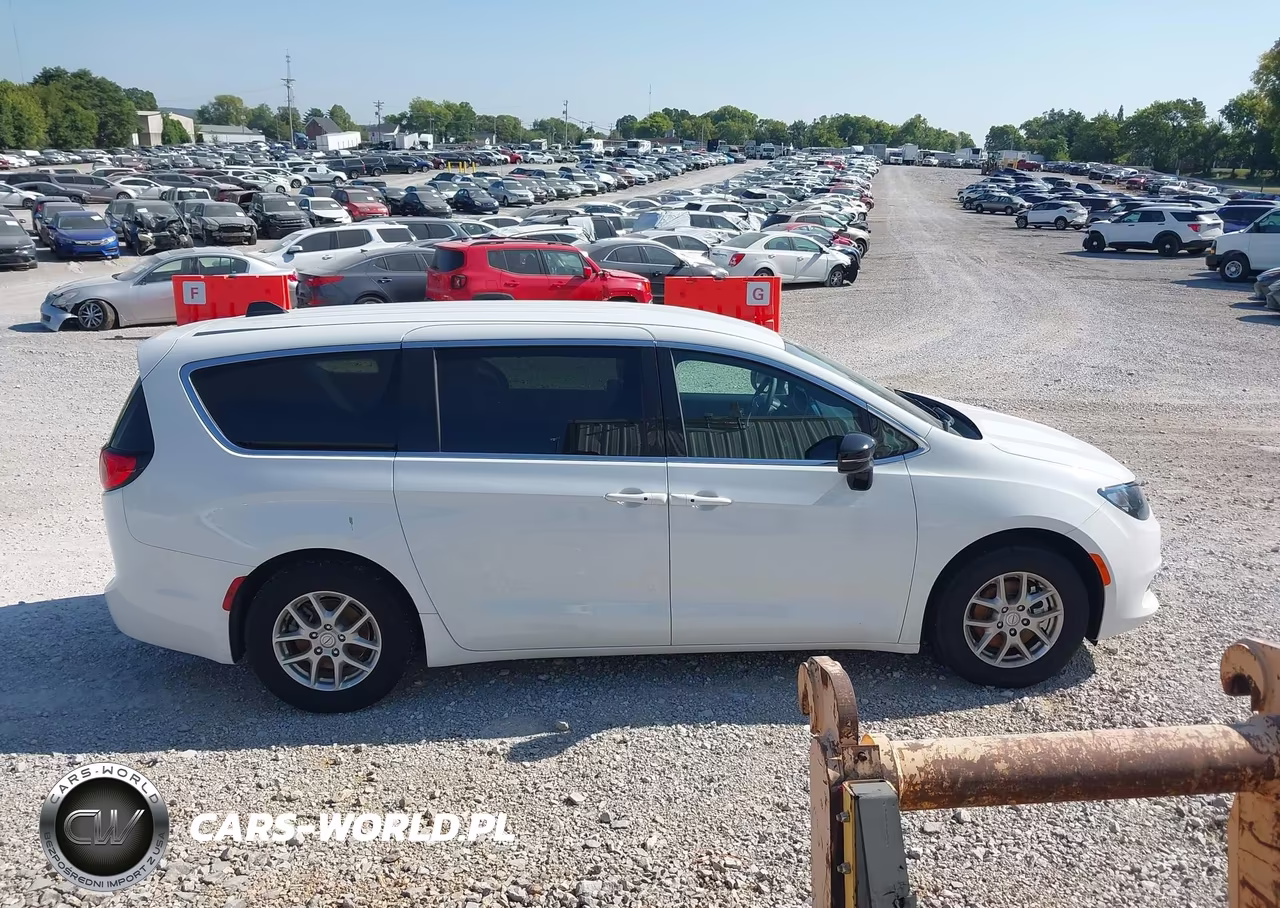 2026 Chrysler Voyager Lx VIN:2C4RC1CG4TR185144 - 13