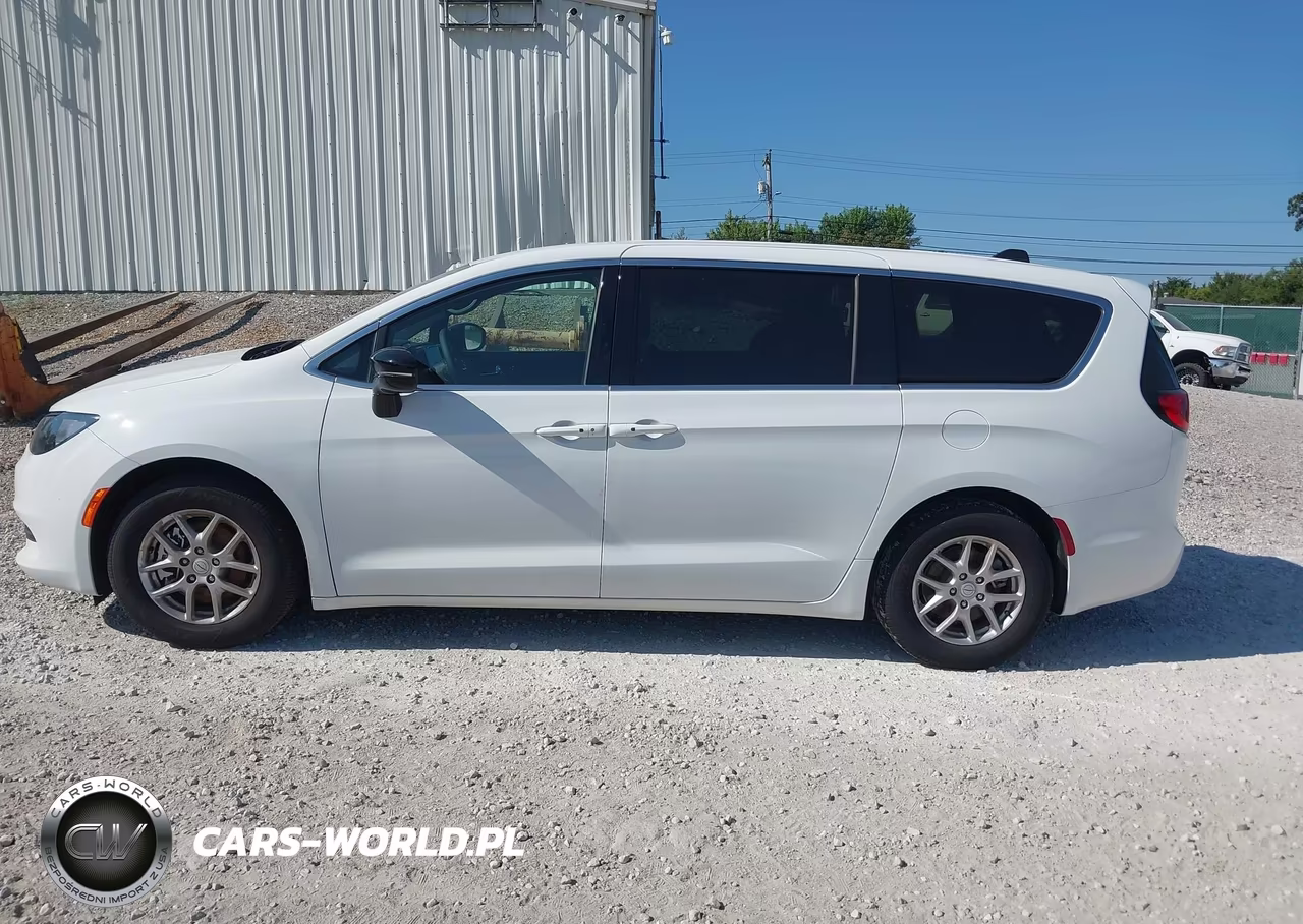 2026 Chrysler Voyager Lx VIN:2C4RC1CG4TR185144 - 14