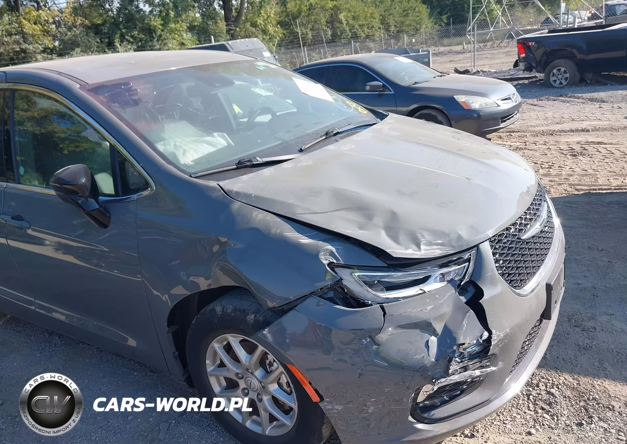 2025 Chrysler Pacifica Select VIN:2C4RC1BG3SR567987 - 17