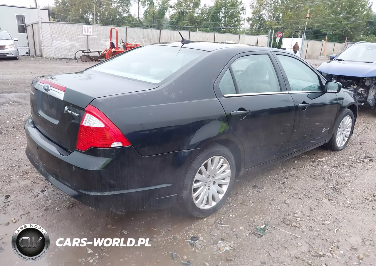 2010 Ford Fusion Hybrid VIN:3FADP0L39AR189290 - 4