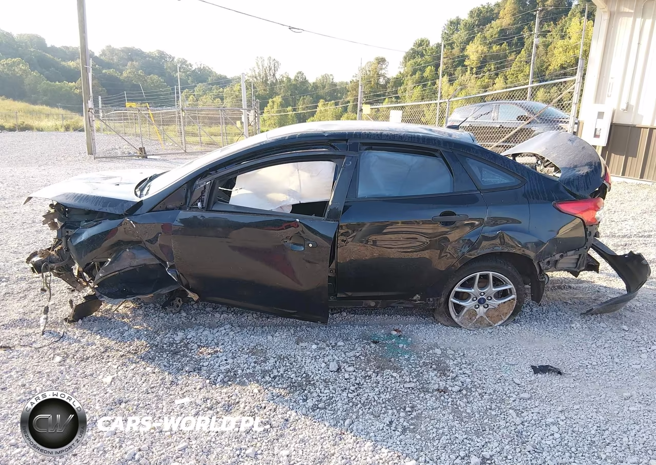 2018 Ford Focus S VIN:1FADP3E20JL227610 - 14