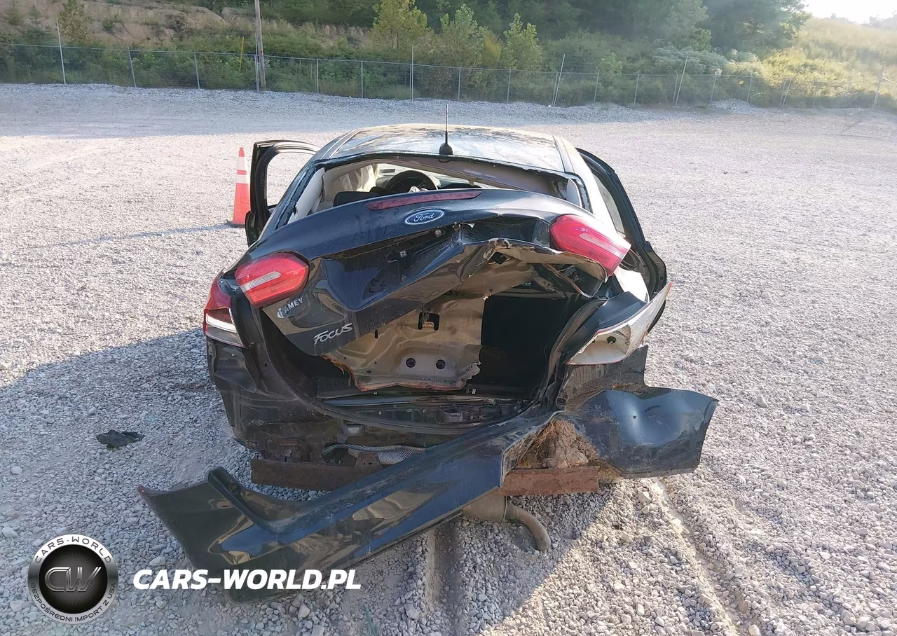 2018 Ford Focus S VIN:1FADP3E20JL227610 - 16