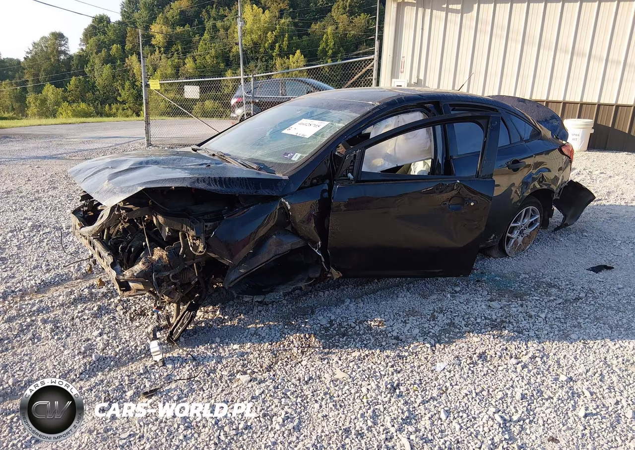 2018 Ford Focus S VIN:1FADP3E20JL227610 - 2