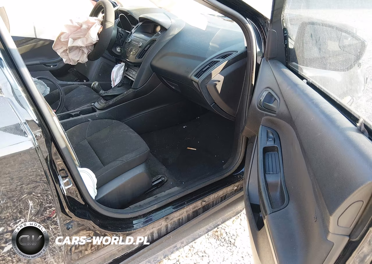2018 Ford Focus S VIN:1FADP3E20JL227610 - 5