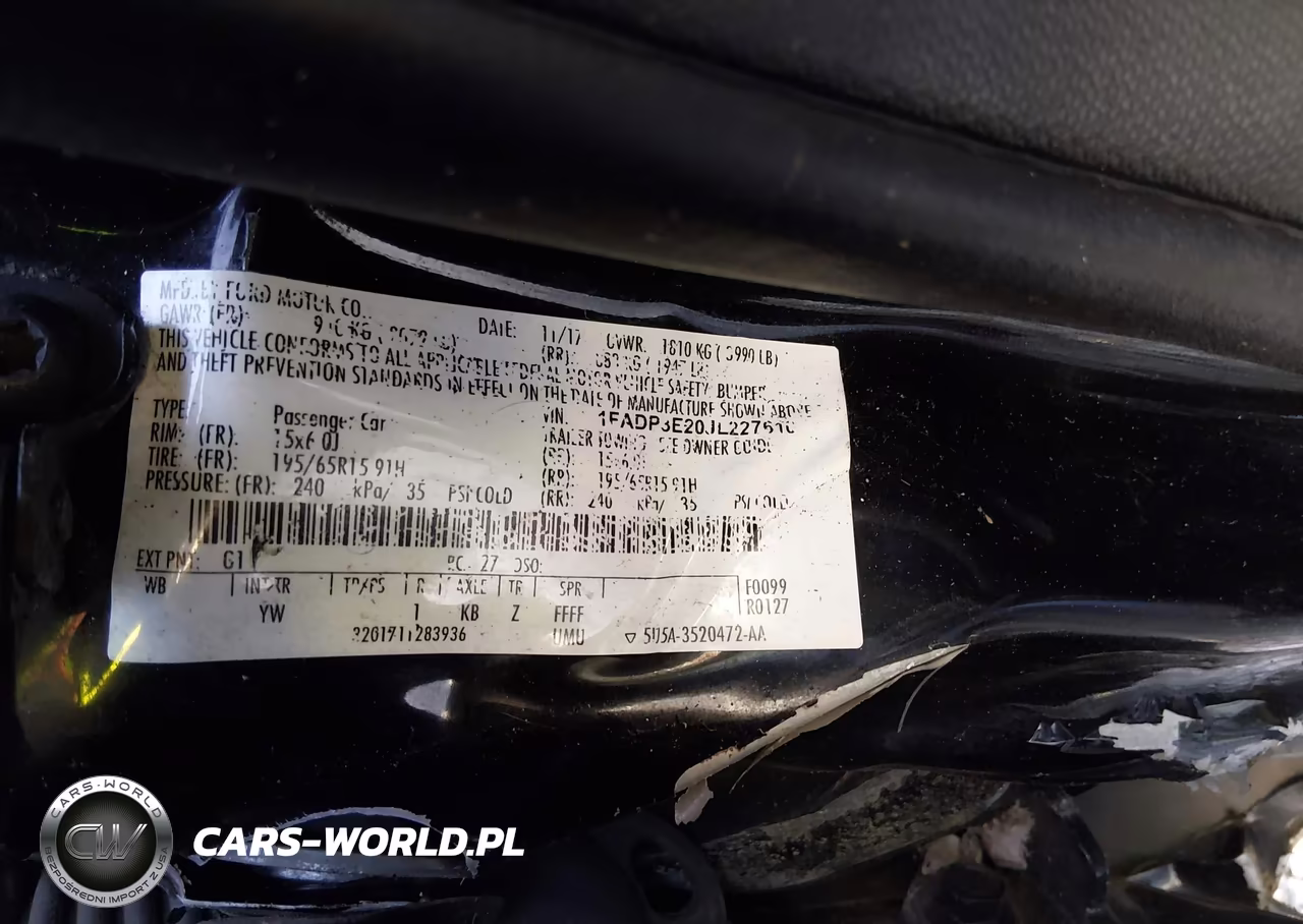 2018 Ford Focus S VIN:1FADP3E20JL227610 - 9