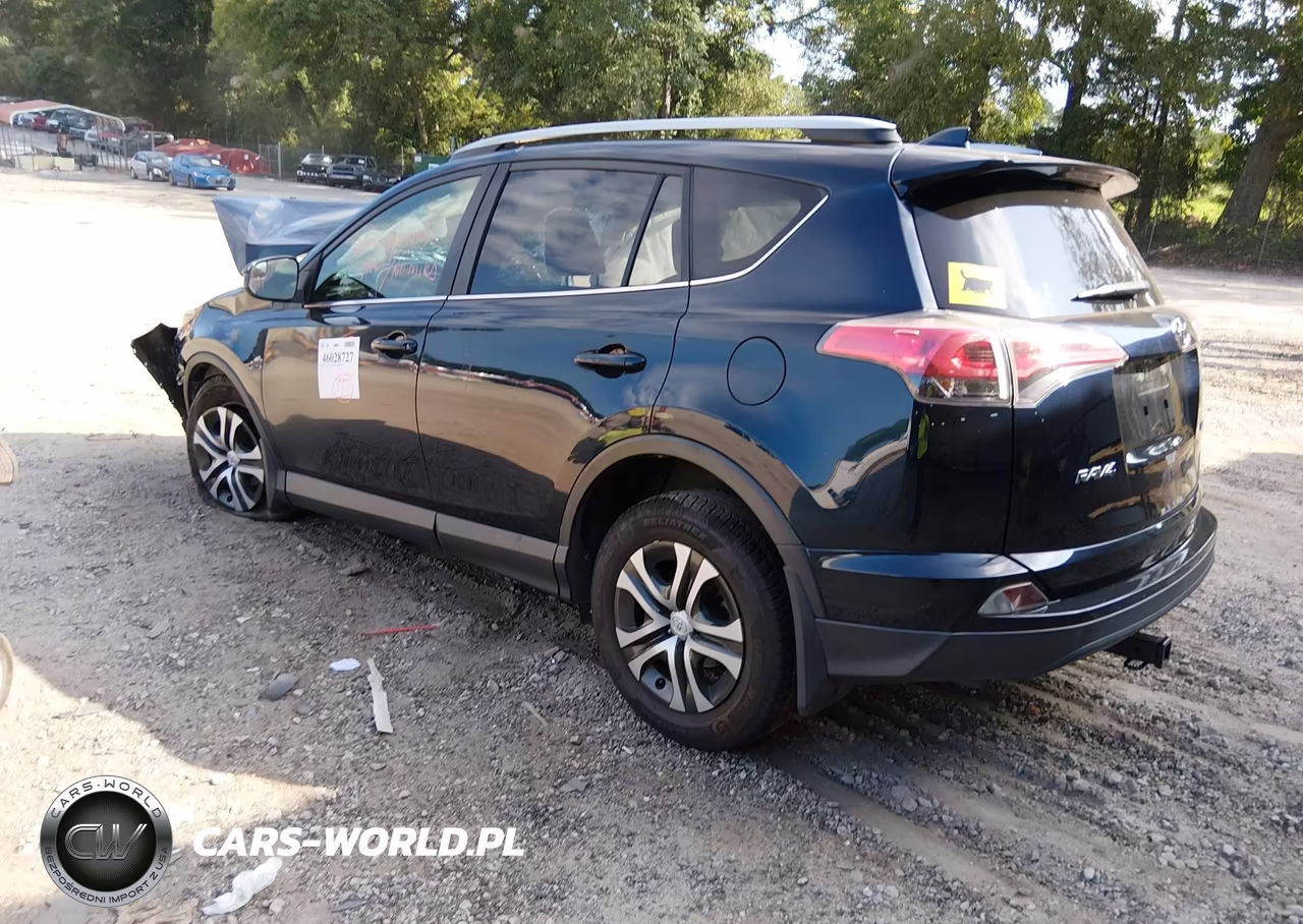 2018 Toyota Rav4 Le VIN:JTMZFREV0JJ165959 - 3