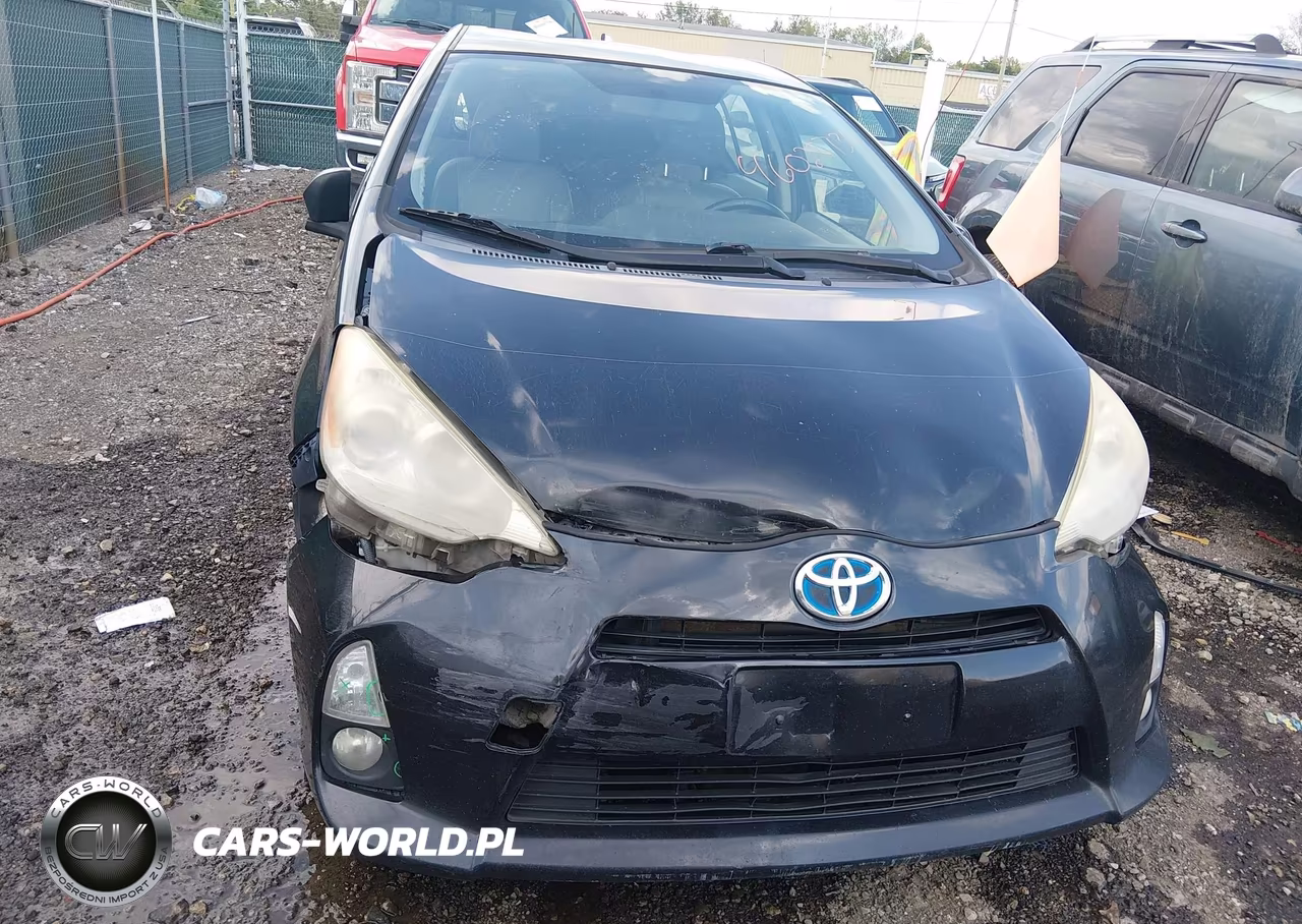 2013 Toyota Prius C Four VIN:JTDKDTB37D1550513 - 12