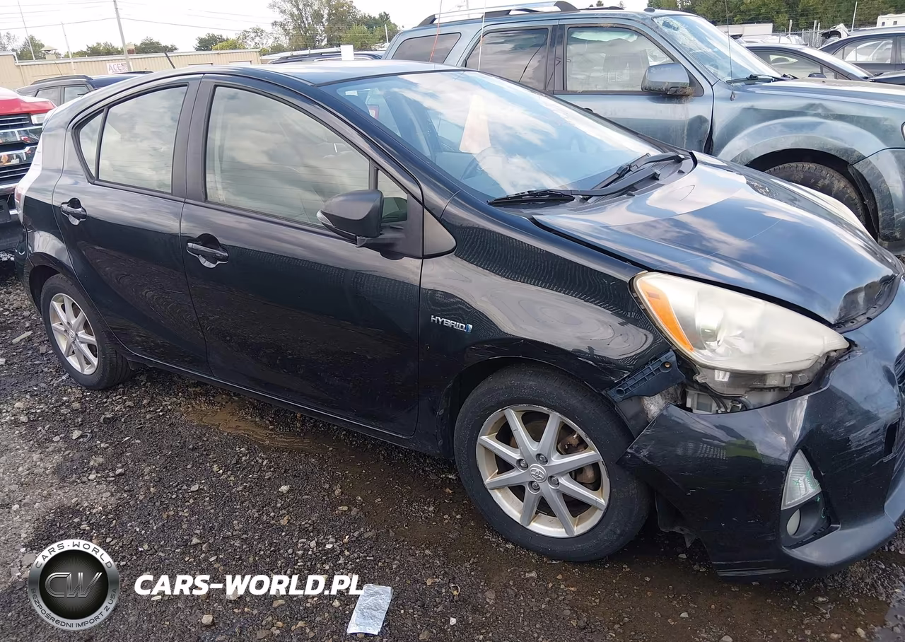 2013 Toyota Prius C Four VIN:JTDKDTB37D1550513 - 13