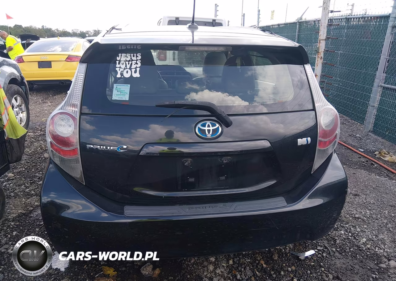 2013 Toyota Prius C Four VIN:JTDKDTB37D1550513 - 16