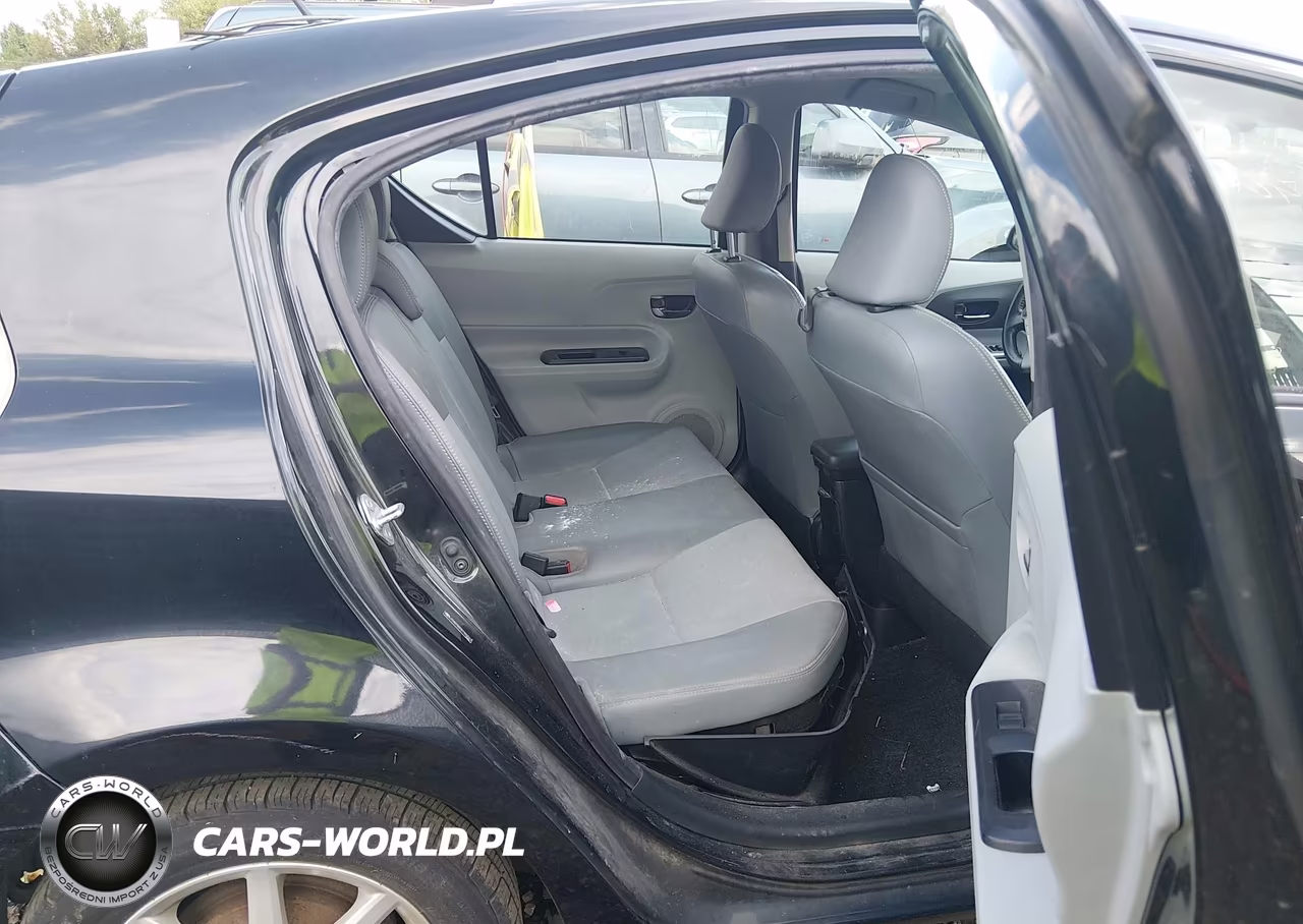 2013 Toyota Prius C Four VIN:JTDKDTB37D1550513 - 8