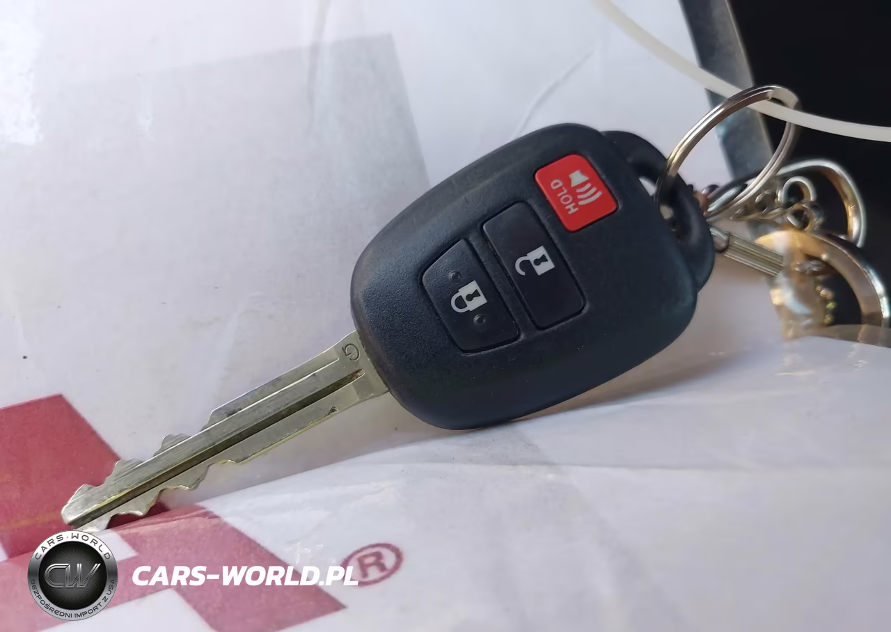 2013 Toyota Prius C Two VIN:JTDKDTB35D1557086 - 11