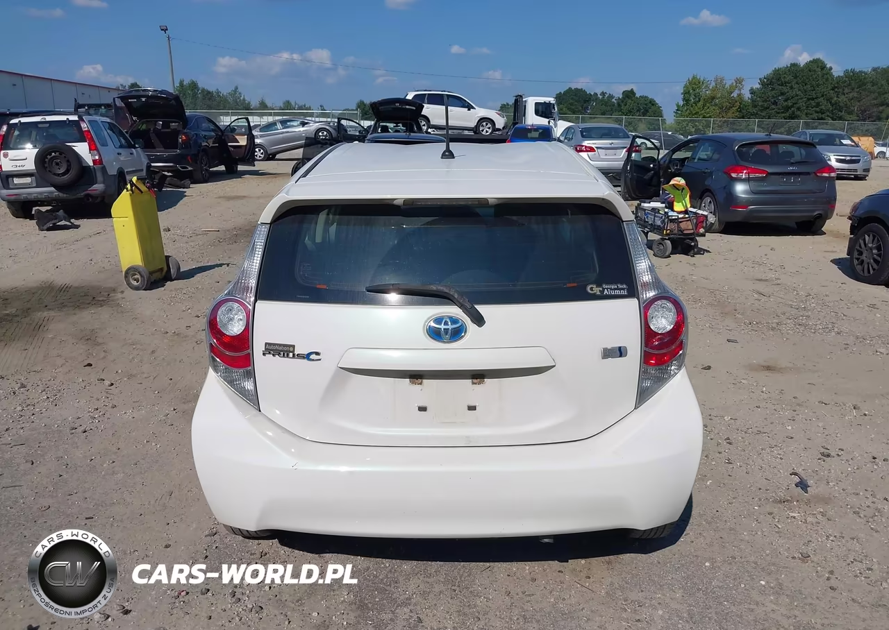 2013 Toyota Prius C Two VIN:JTDKDTB35D1557086 - 16