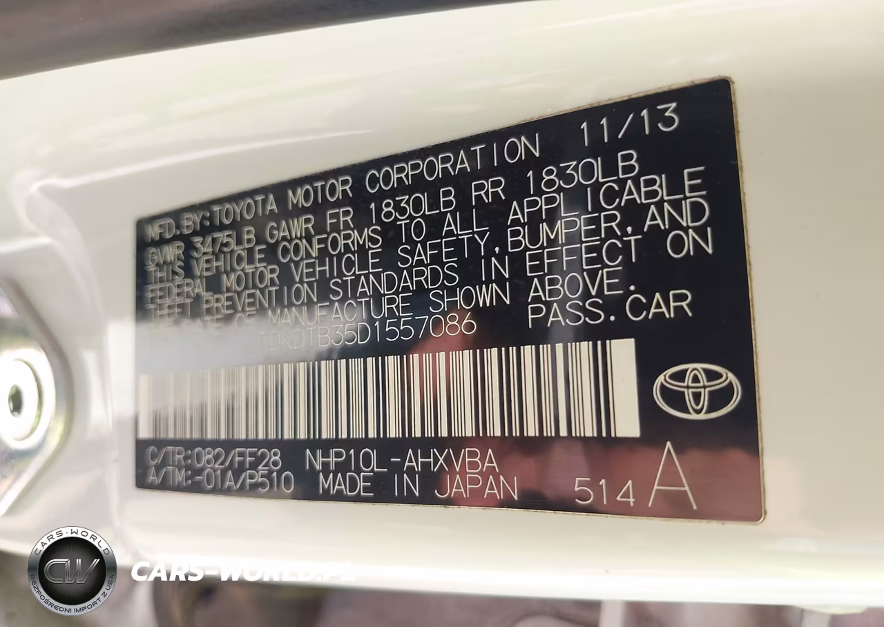 2013 Toyota Prius C Two VIN:JTDKDTB35D1557086 - 9