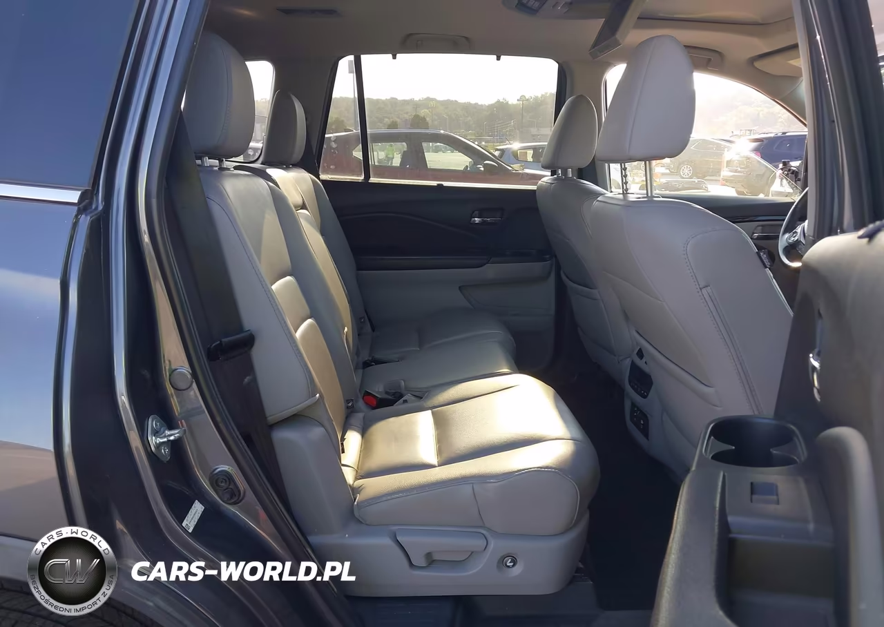 2016 Honda Pilot Touring VIN:5FNYF6H92GB066973 - 8