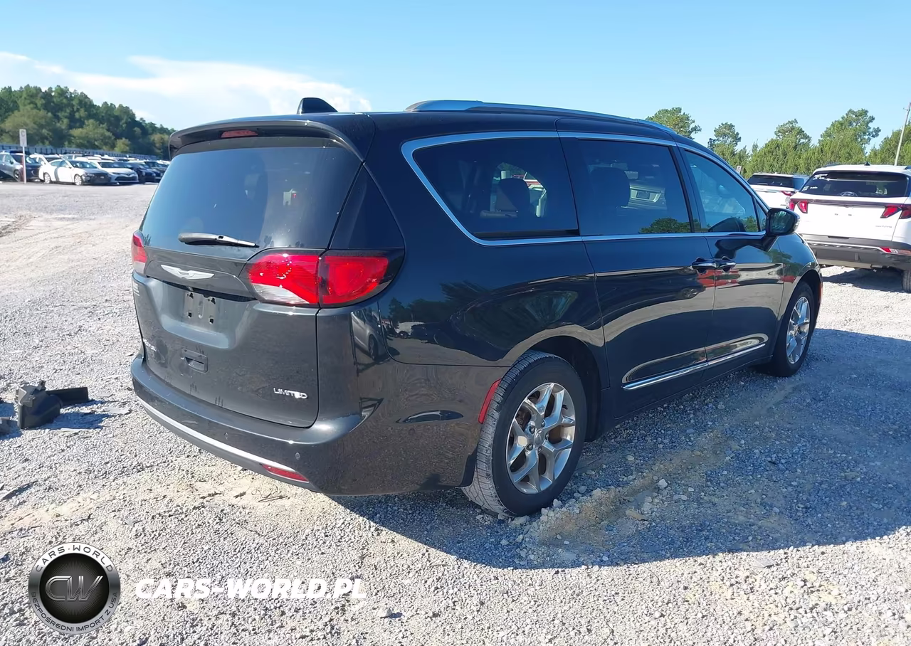 2020 Chrysler Pacifica Limited VIN:2C4RC1GG6LR242132 - 4