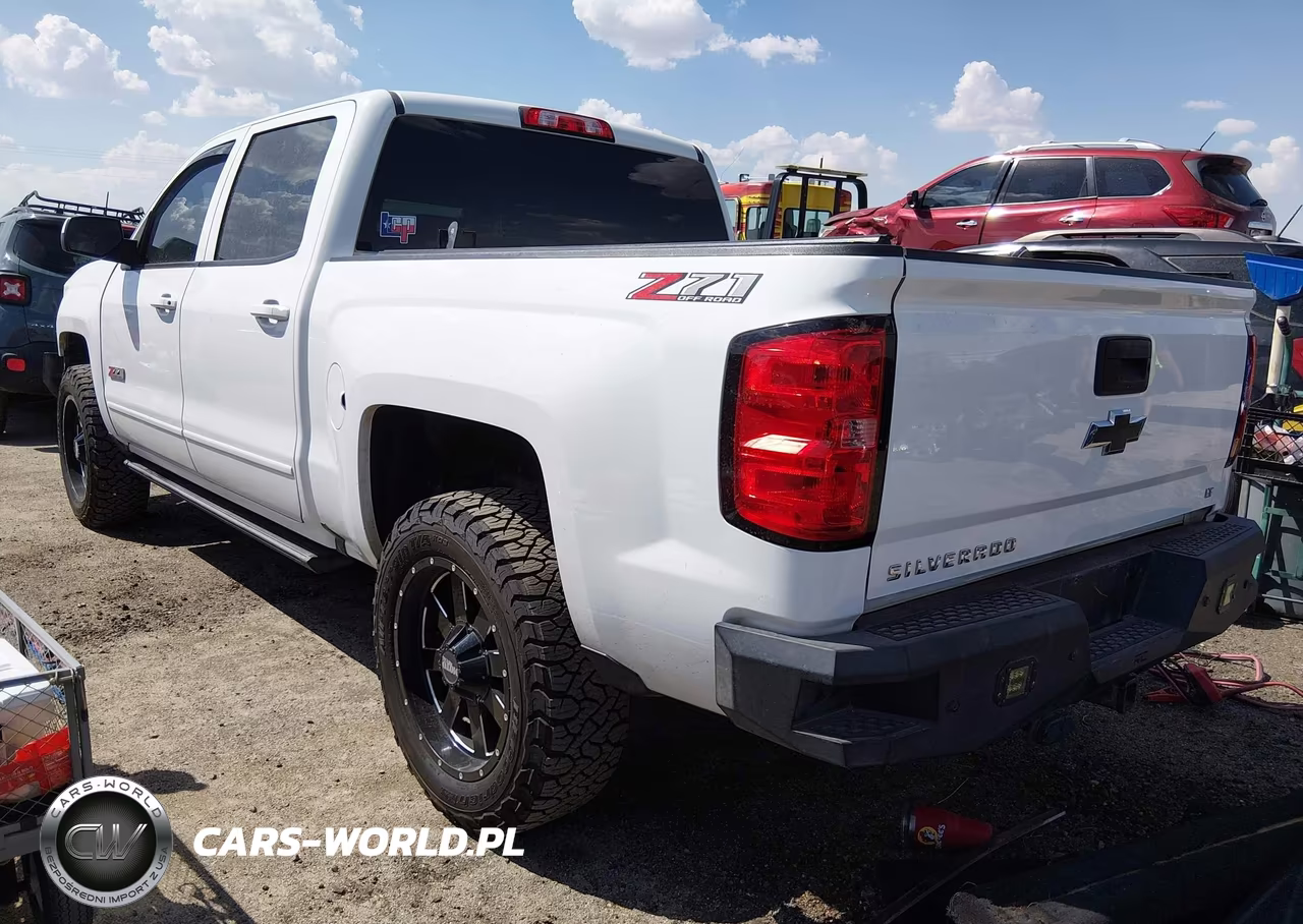 2018 Chevrolet Silverado 1500 2Lt VIN:3GCUKRECXJG614649 - 3