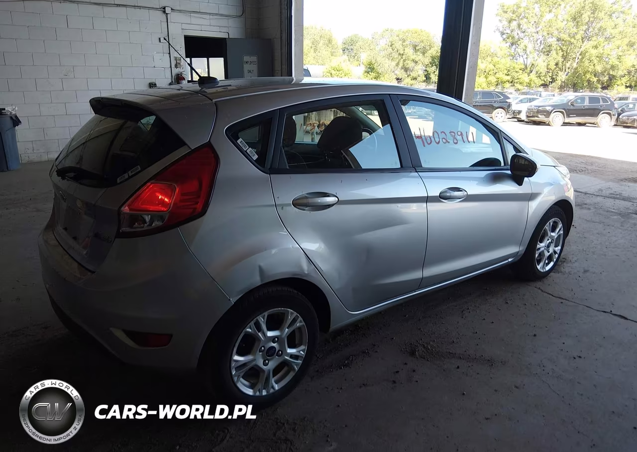 2015 Ford Fiesta Se VIN:3FADP4EJ6FM184474 - 4