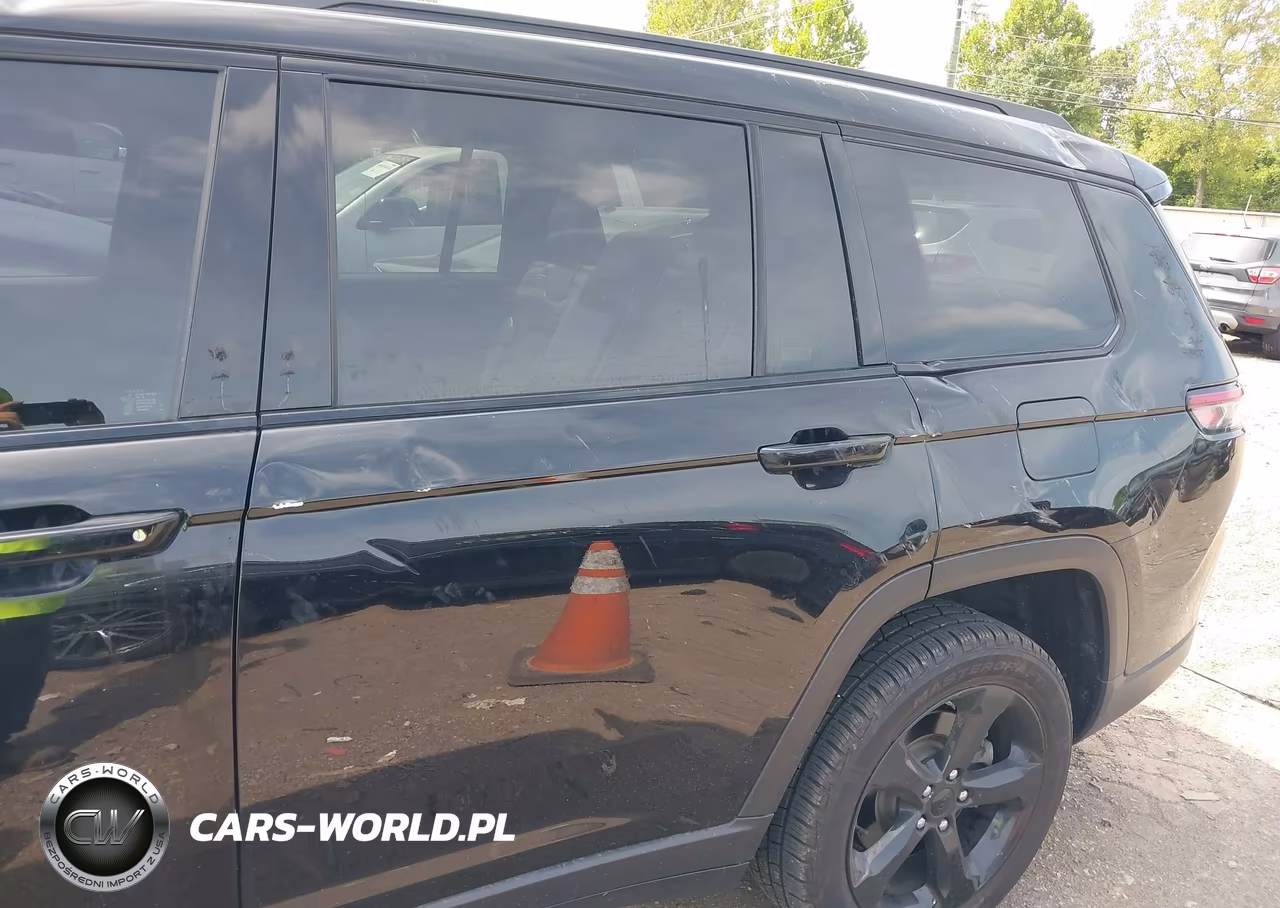 2023 Jeep Grand Cherokee L Altitude 4X4 VIN:1C4RJKAG6P8828741 - 17