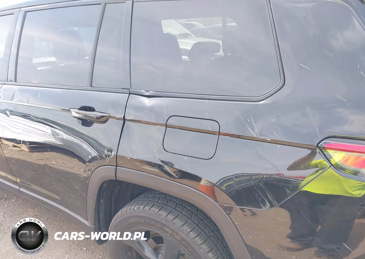 2023 Jeep Grand Cherokee L Altitude 4X4 VIN:1C4RJKAG6P8828741 - 20