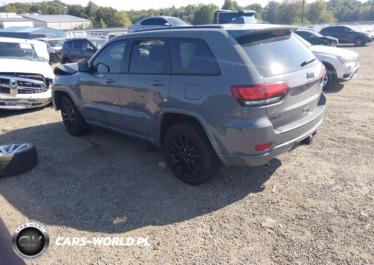 2021 Jeep Grand Cherokee Laredo X 4X4 VIN:1C4RJFAG5MC833834 - 3